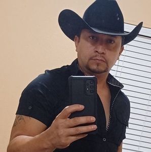 Meet your Posher, Adán